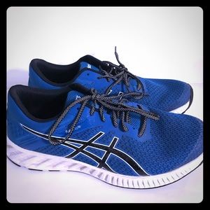 Men’s ASICS size 10.5 sneakers